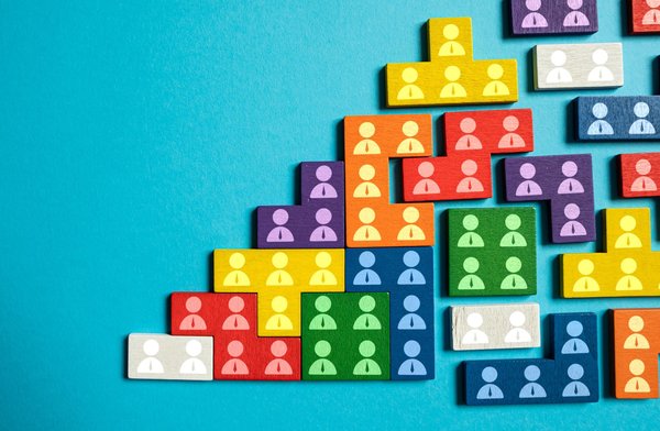 What Are the Effective Communication Strategies for UK Businesses Expanding into Asian Markets?